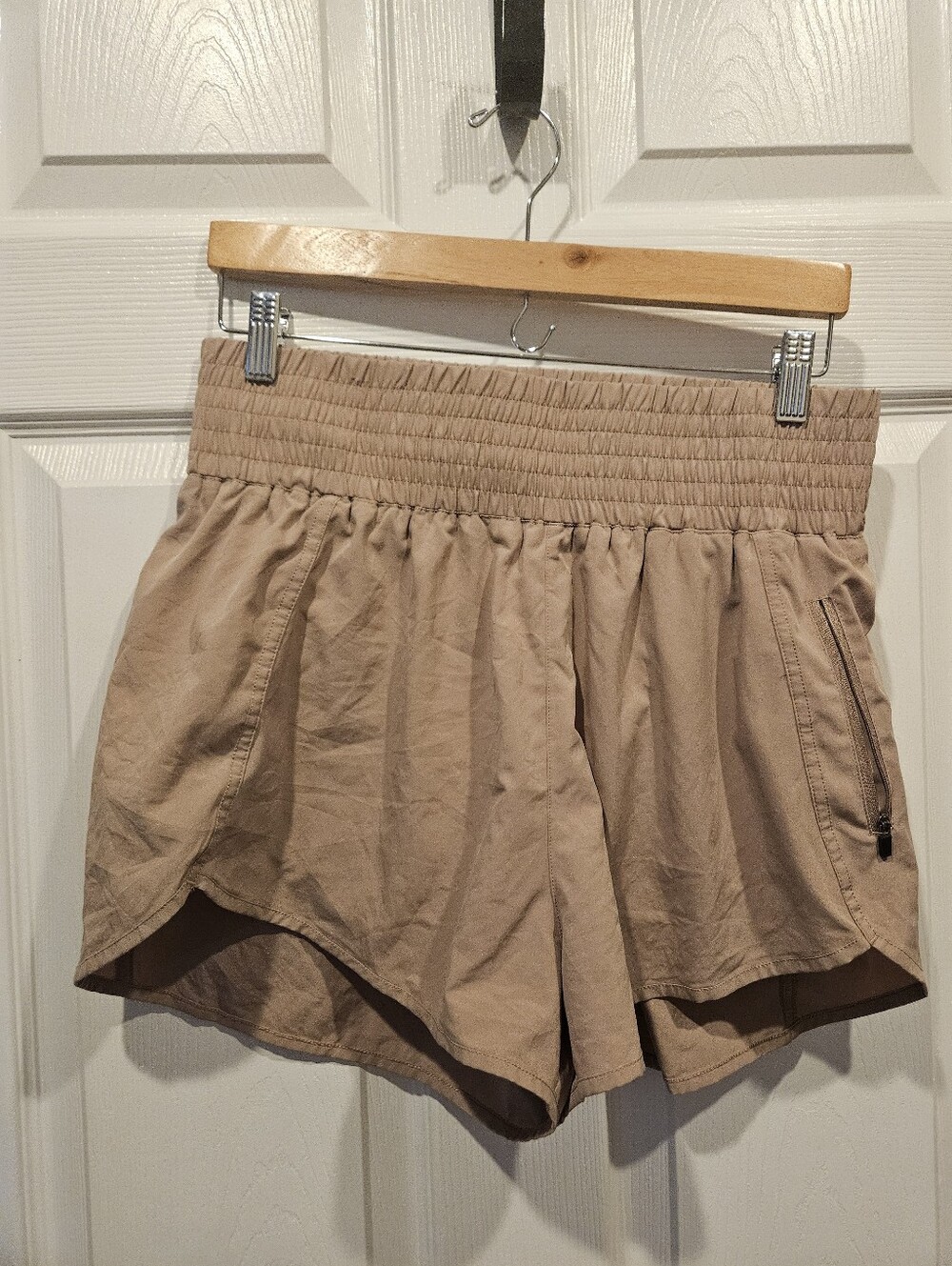 Women's Amazon Shorts Size L (Lulu Dup)